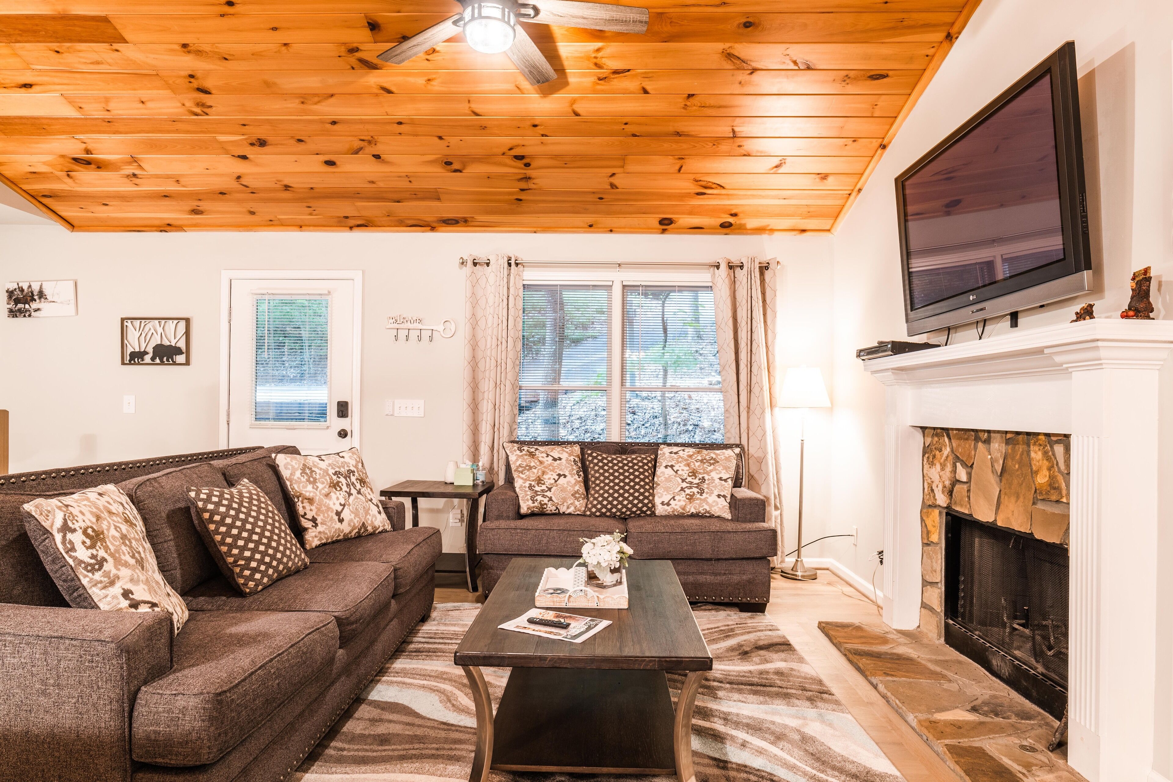 Woodland paradise-fishing,hiking,marina,tennis,pools,golf