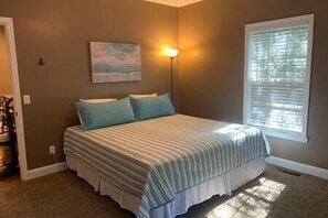 3 soverom, strykejern/-brett, wi-fi og sengetøy