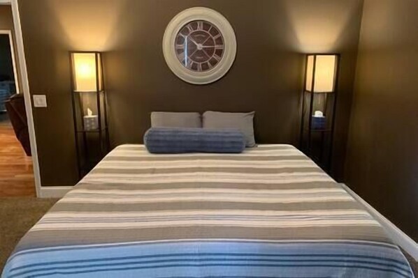 3 makuuhuonetta, silitysrauta/-lauta, Wi-Fi, vuodevaatteet