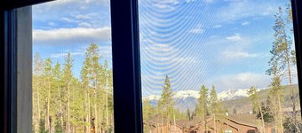 0.5 mile walk to Gondola and Keystone Village!  50 yards to Keystone Shuttle!  