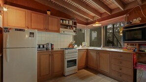 Microwave, stovetop - Pinnacle - Dinner Plain (Dinner Plain)