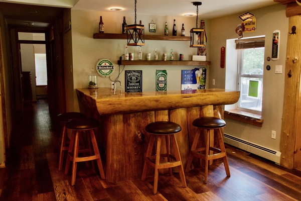 Bar (in der Unterkunft)