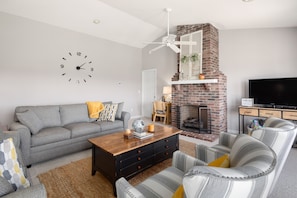 Smart TV, fireplace, DVD player, ping pong