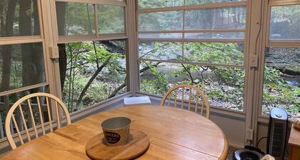 One bedroom cabin in Highlands, NC on a creek close to everything!