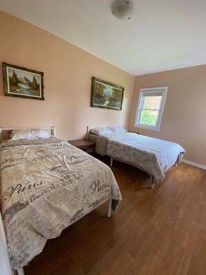 5 sovrum, strykjärn/strykbräda, gratis wi-fi och sängkläder