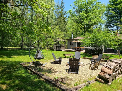 Family Getaway w/ year round  Hot Tub
