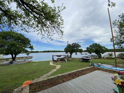 Lake front guest cabin with a boat ramp and dock. Bring your boat