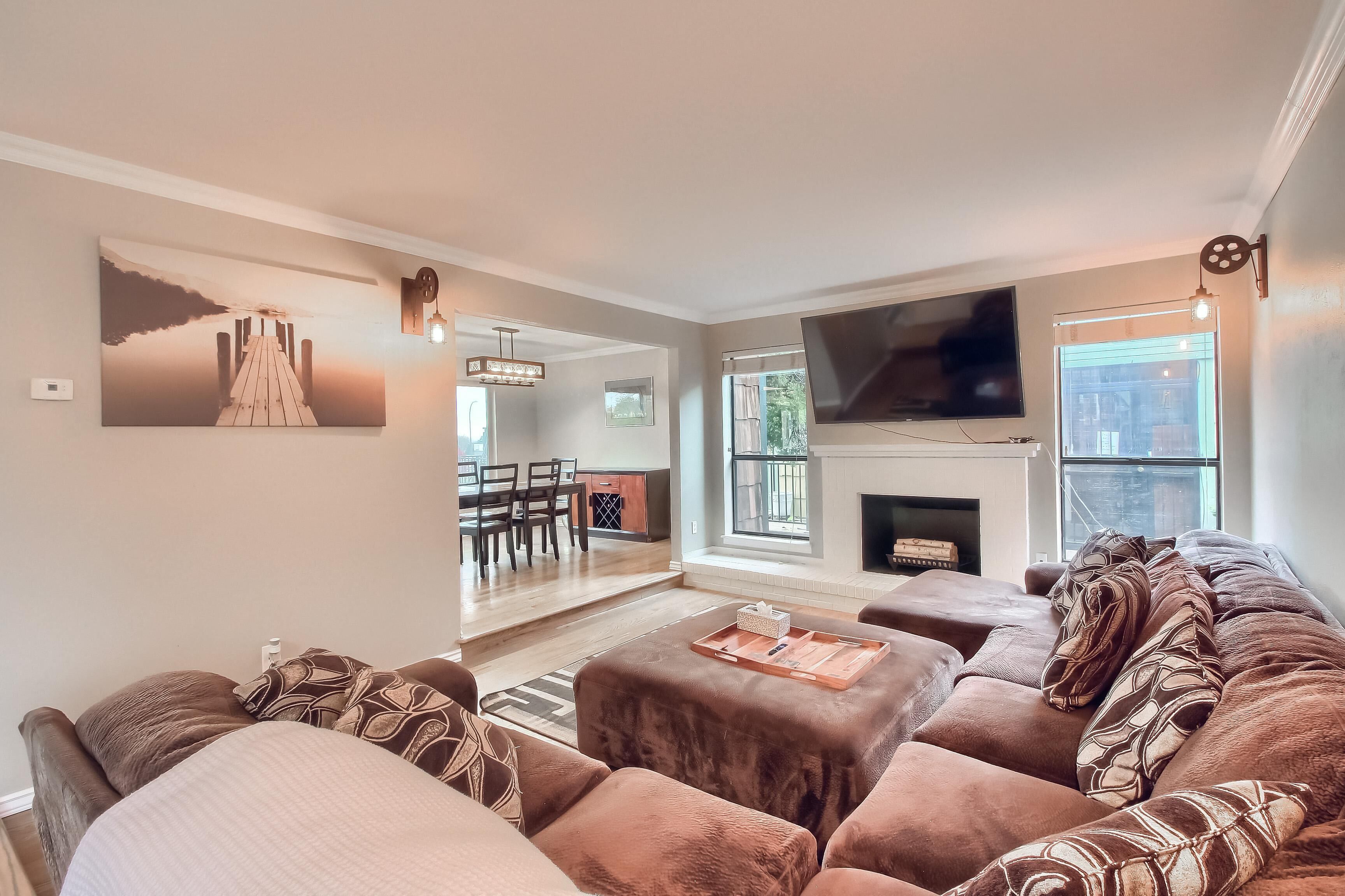 Easy Mountain and Downtown Denver Access Littleton