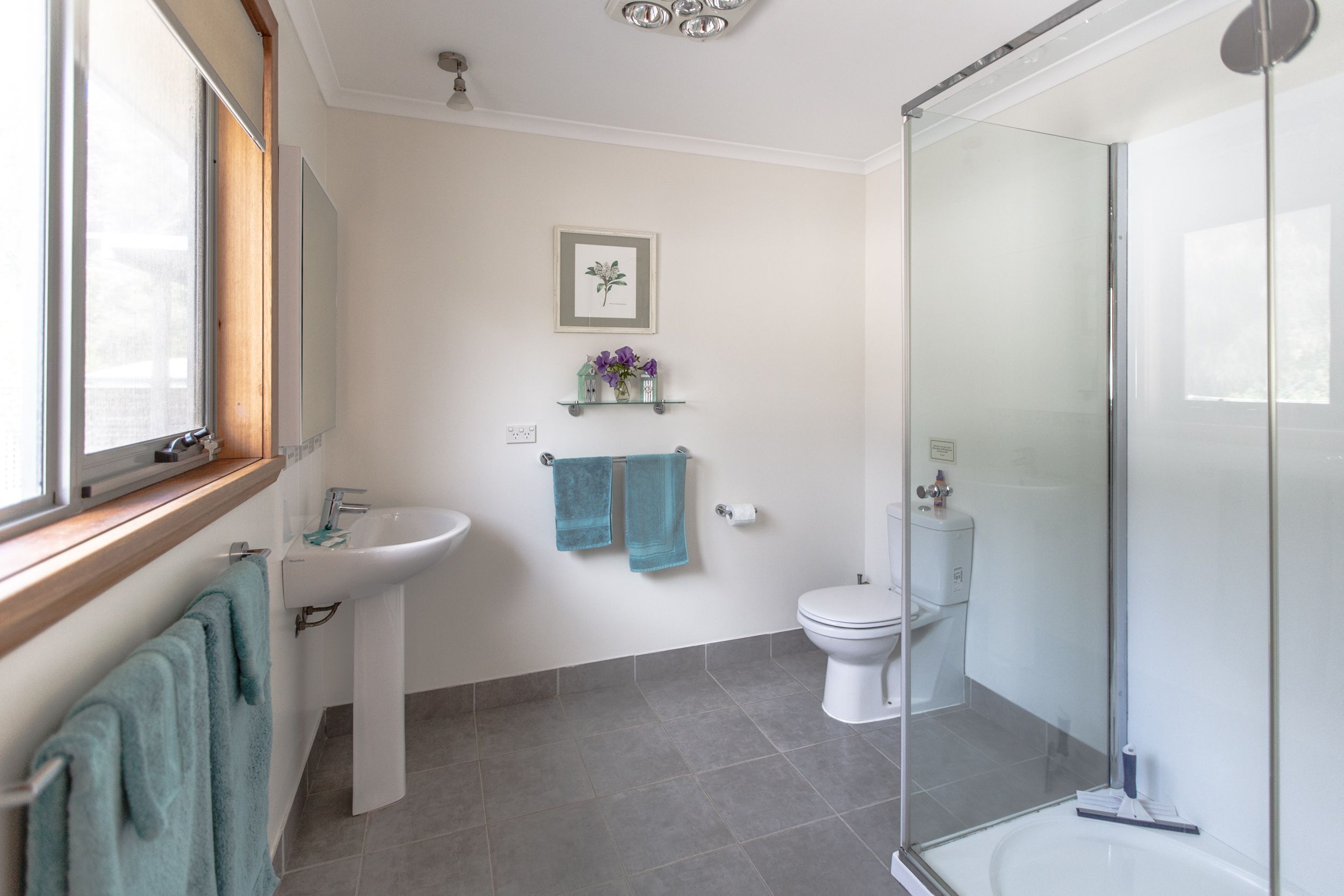 A luxurious with incredible seaviews and beaches only minutes away  — image 17