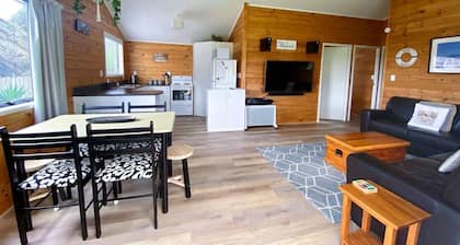 Relax Cabin - Waihi Beach Holiday Home