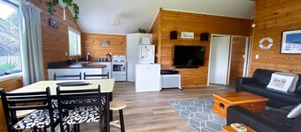 Relax Cabin - Waihi Beach Holiday Home