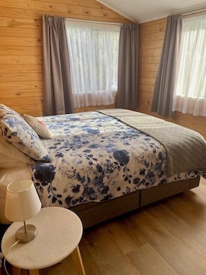 2 chambres, fer et planche Ă repasser, draps fournis