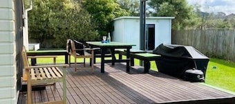 Relax Cabin - Waihi Beach Holiday Home