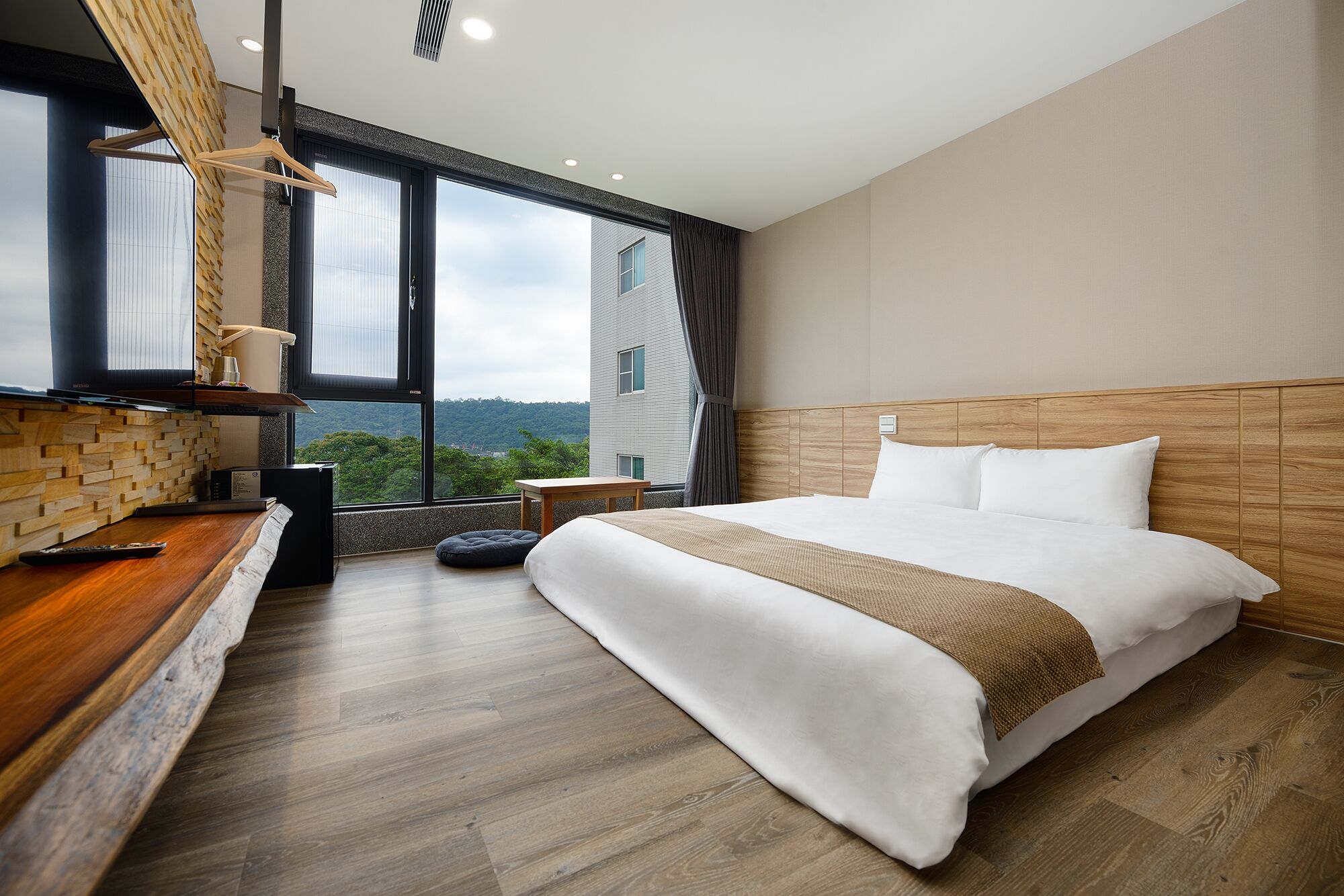 Elite Double Room | Individually furnished, blackout drapes, free WiFi, bed sheets