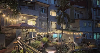 Central Alley 41