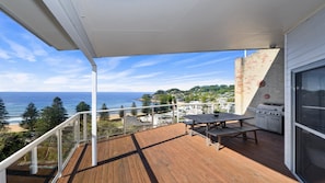 Outdoor dining - Ocean Vue - Stunning Views! (AVOCA BEACH)