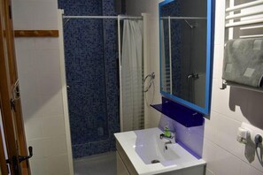 Bathroom - Abililla (Granada)