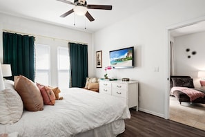 2 soverom, strykejern/-brett, wi-fi (inkludert) og sengetøy