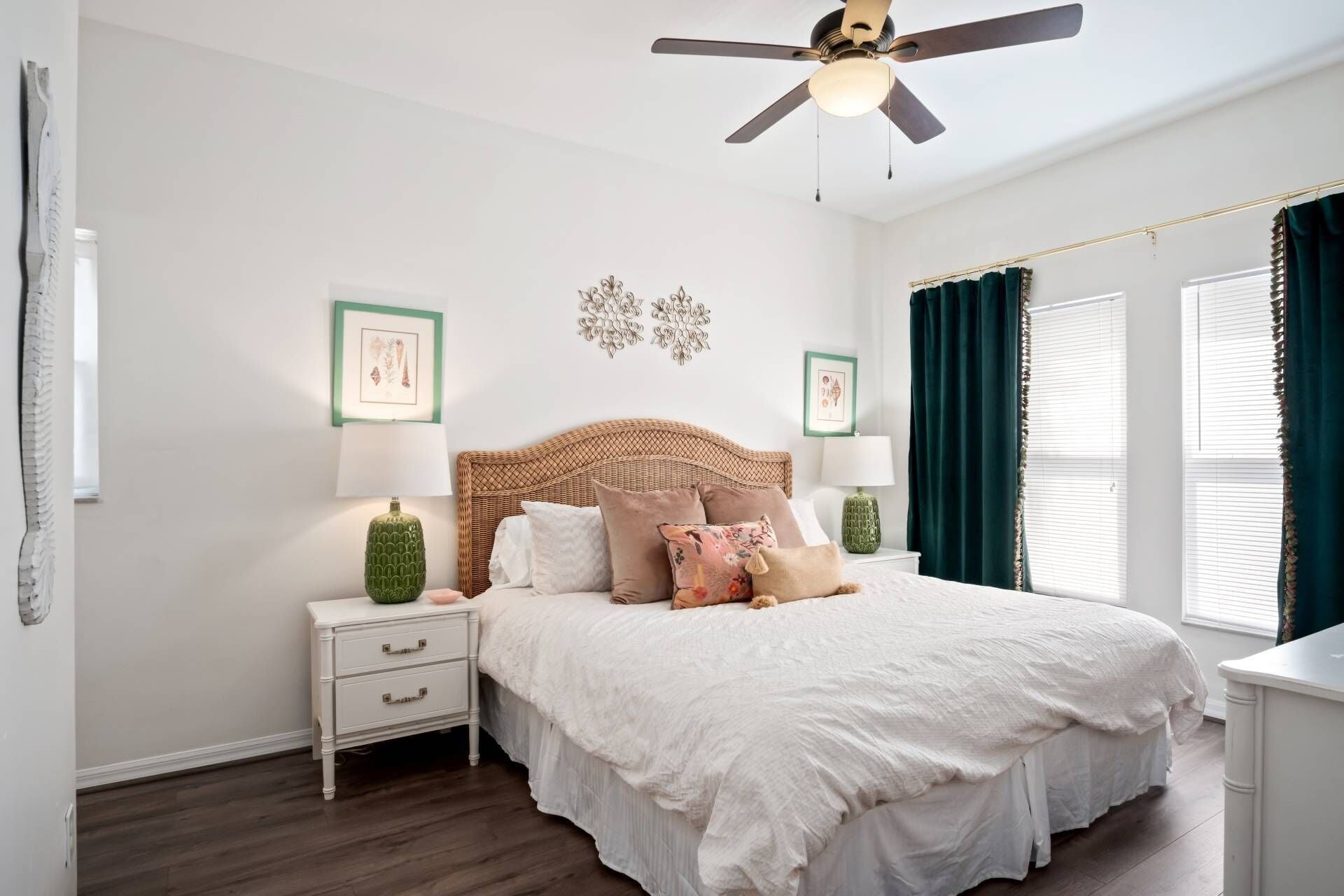 2 soverom, strykejern/-brett, wi-fi (inkludert) og sengetøy