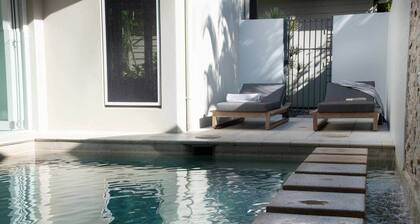 Nikatara - Mission Beach