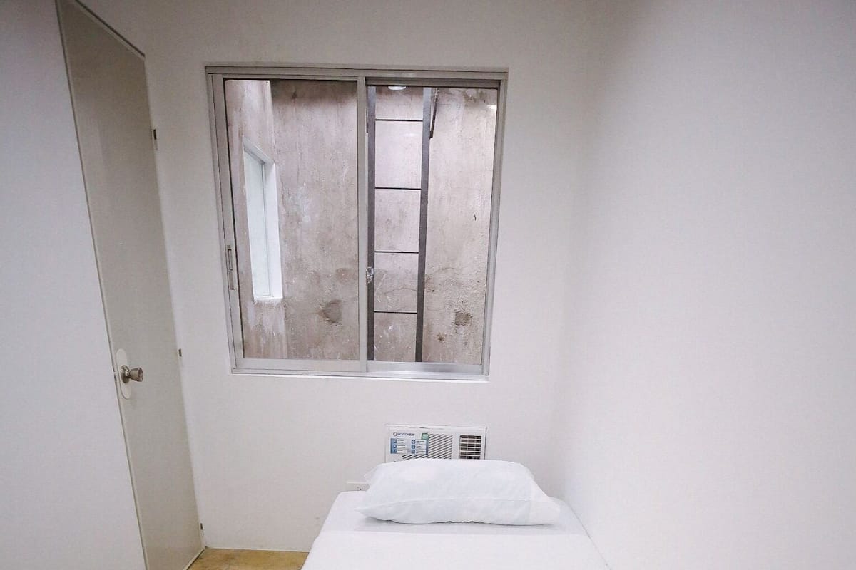 Habitación individual estándar | Espacio para trabajar con un portátil, wifi gratis, ropa de cama