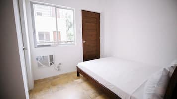 Standard Double Room | Laptop workspace, free WiFi, bed sheets