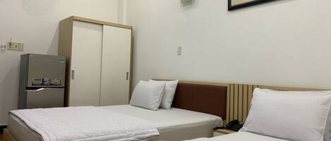 Free WiFi, bed sheets