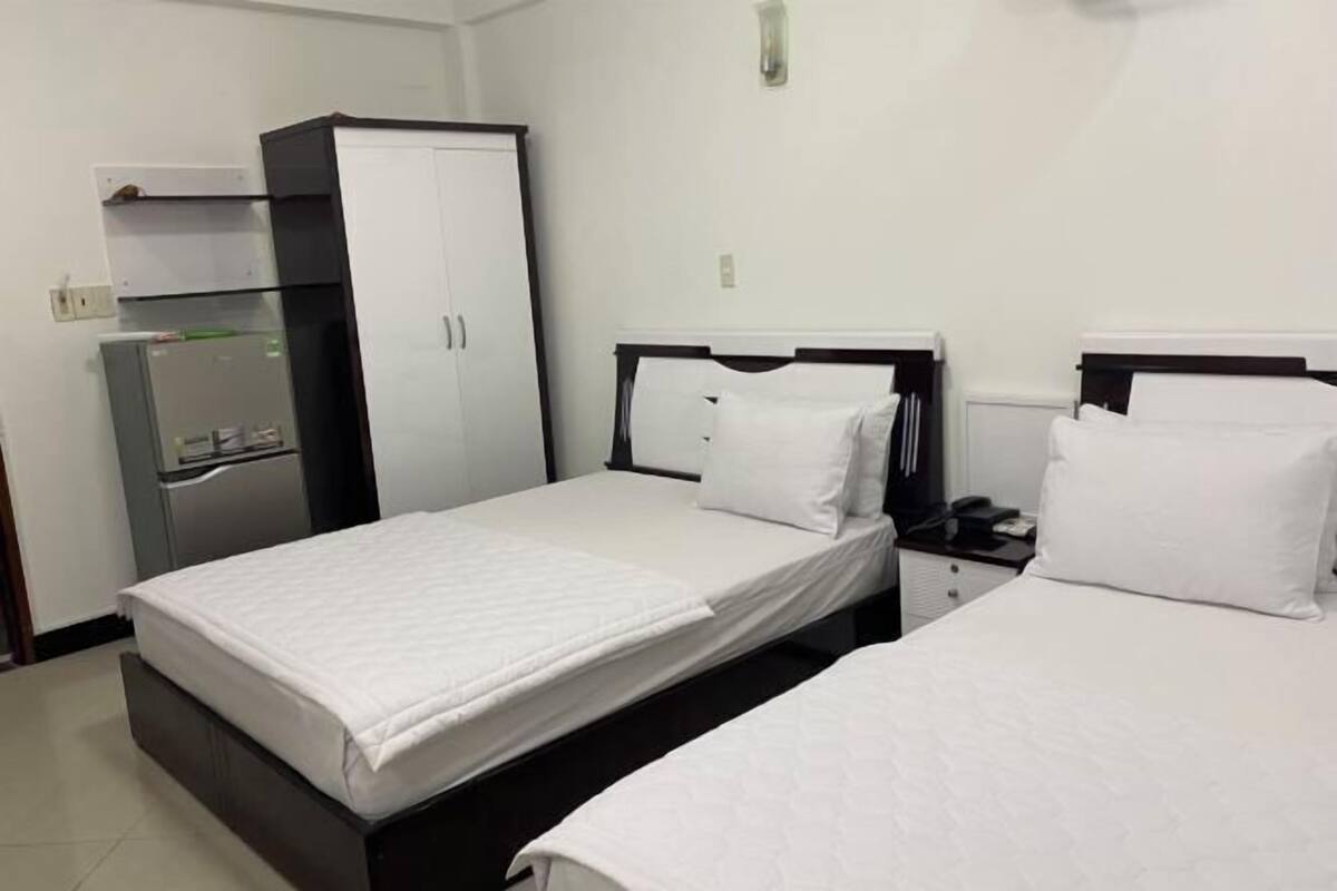 Free WiFi, bed sheets