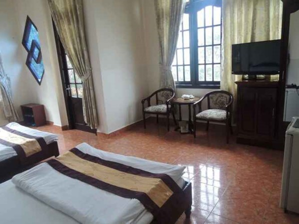 スーペリア 4 人部屋 | デスク、WiFi (無料)、ベッドシーツ