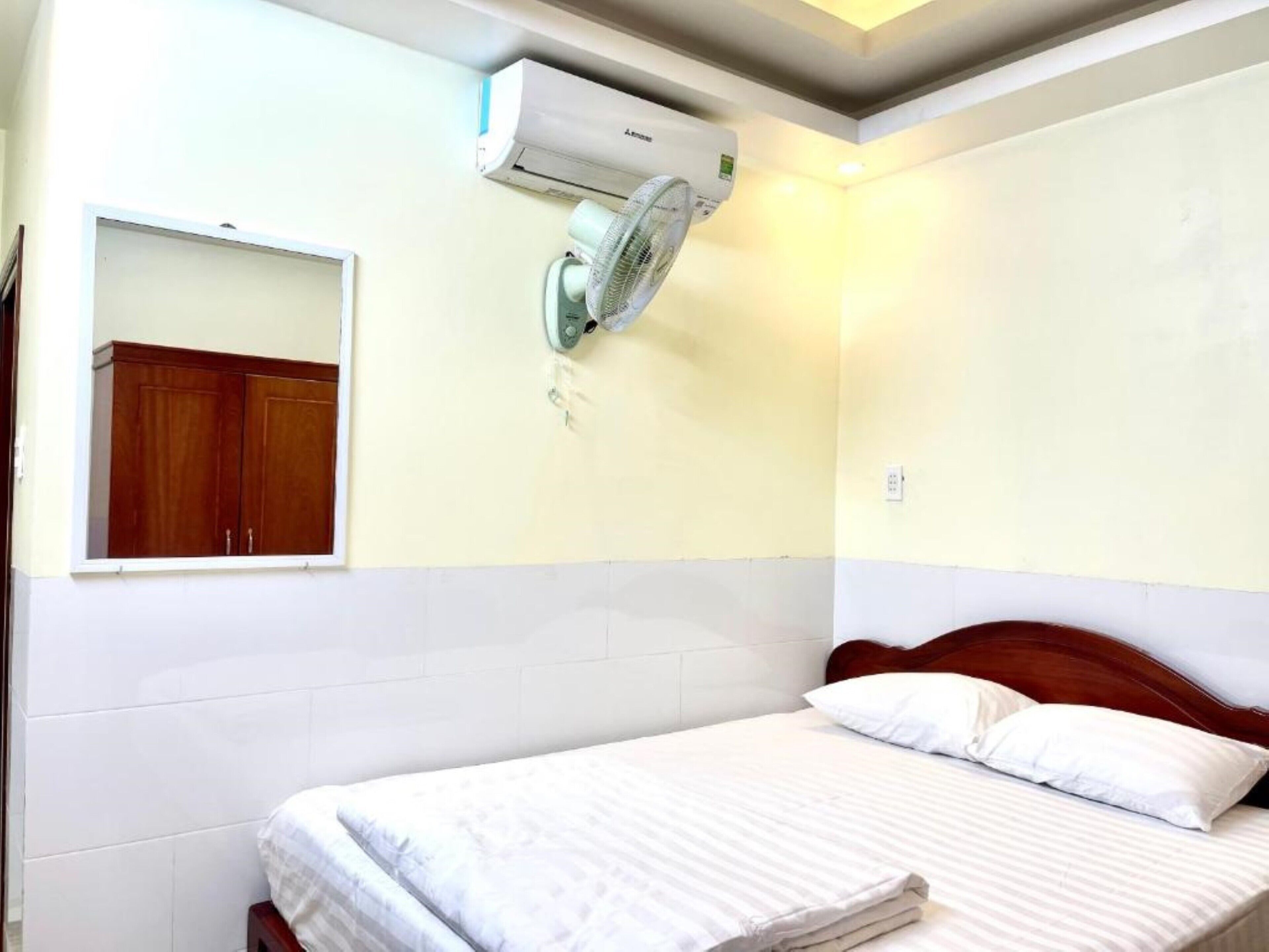 standard room | desk, free wifi, bed sheets