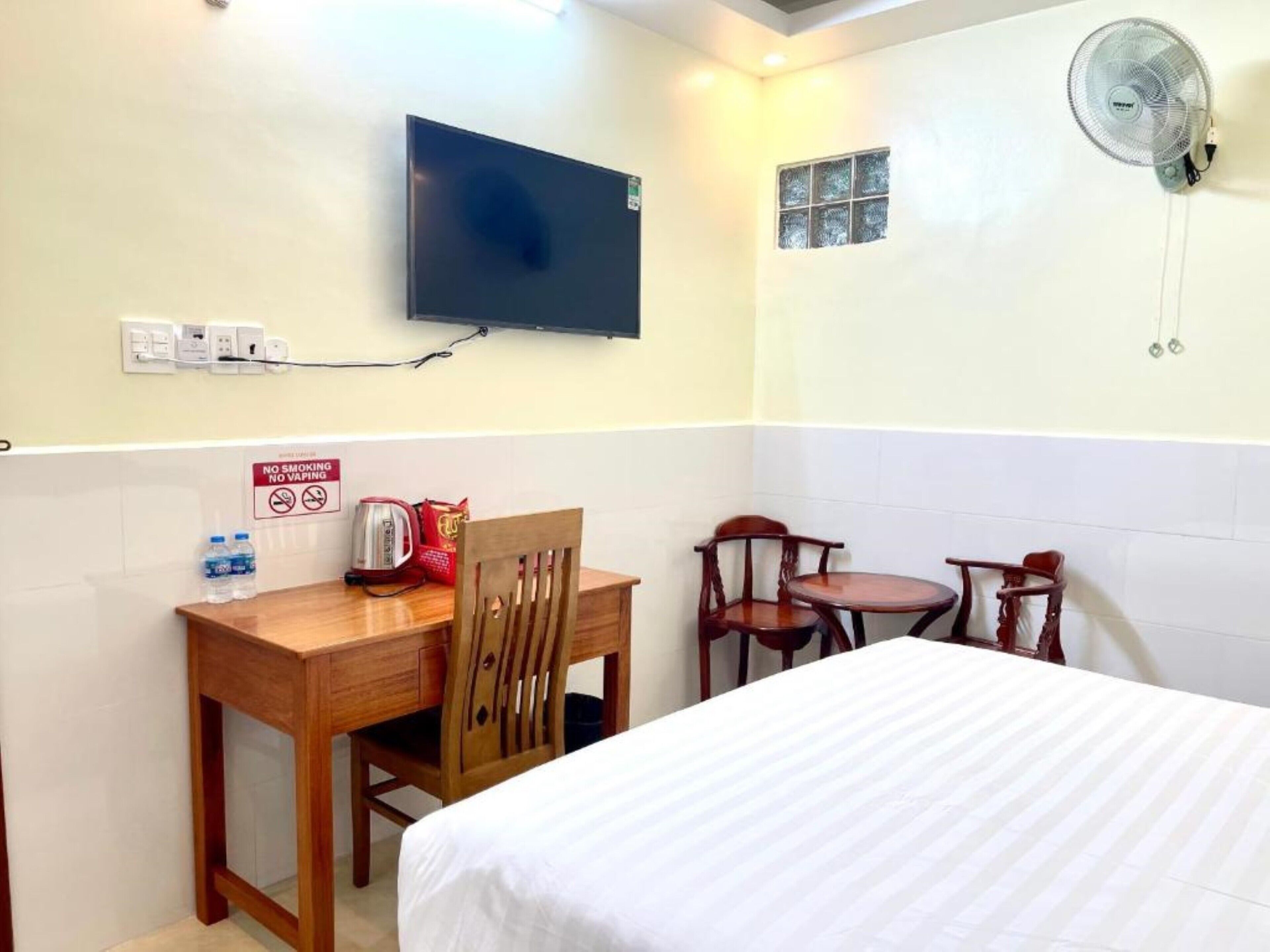 superior double room | desk, free wifi, bed sheets