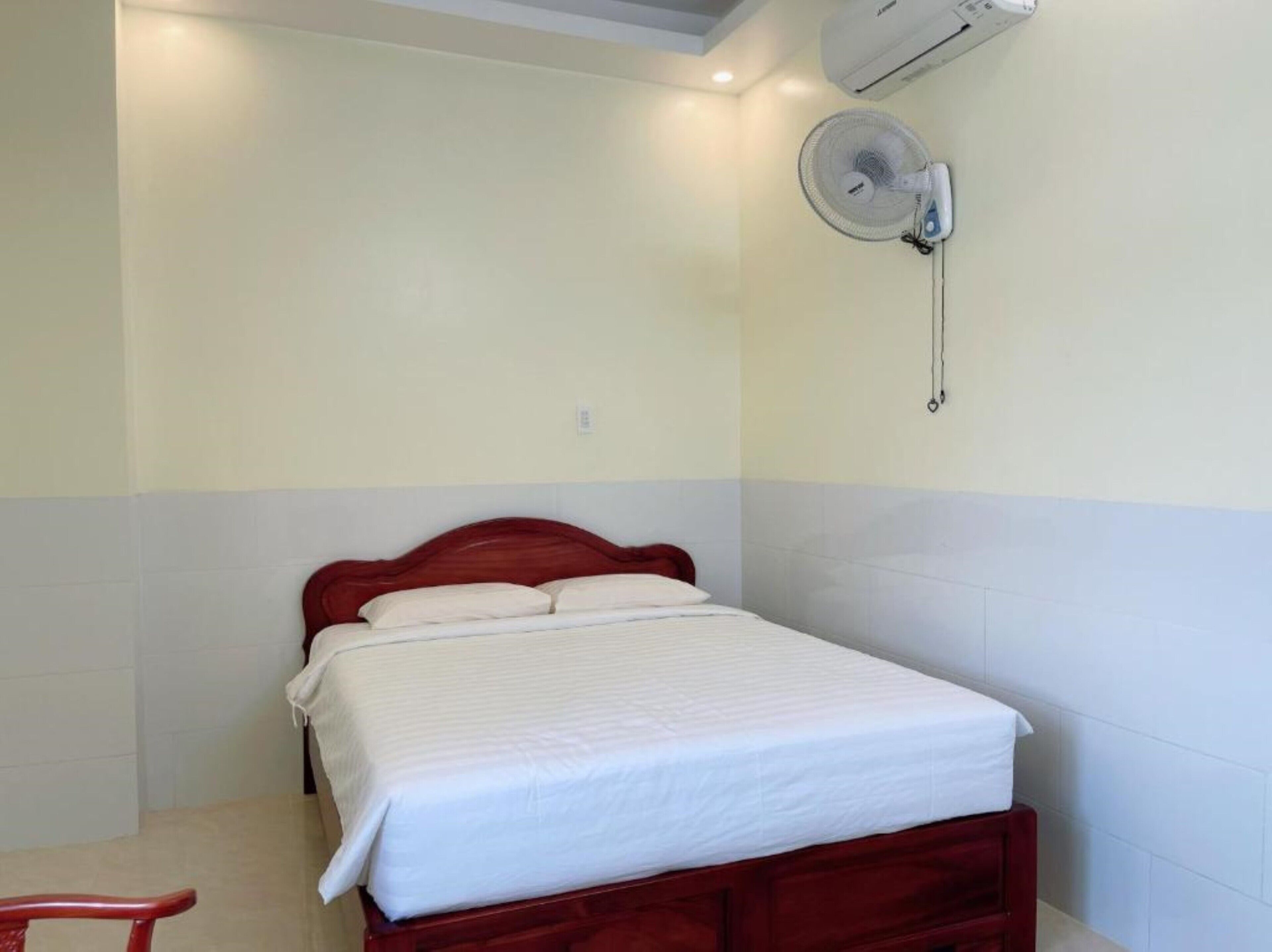 deluxe room | desk, free wifi, bed sheets