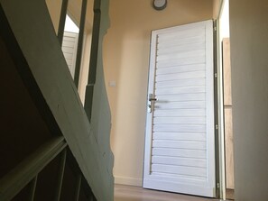 Unclassified image, 5 of 27, button - Charmant T2 Vue Mer Décoration Soignée (Saint-Aubin-sur-Mer)