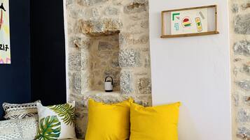 1 habitación, escritorio, tabla de planchar con plancha y wifi gratis