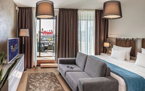 Studio, Terrace | Hypo-allergenic bedding, in-room safe, individually decorated