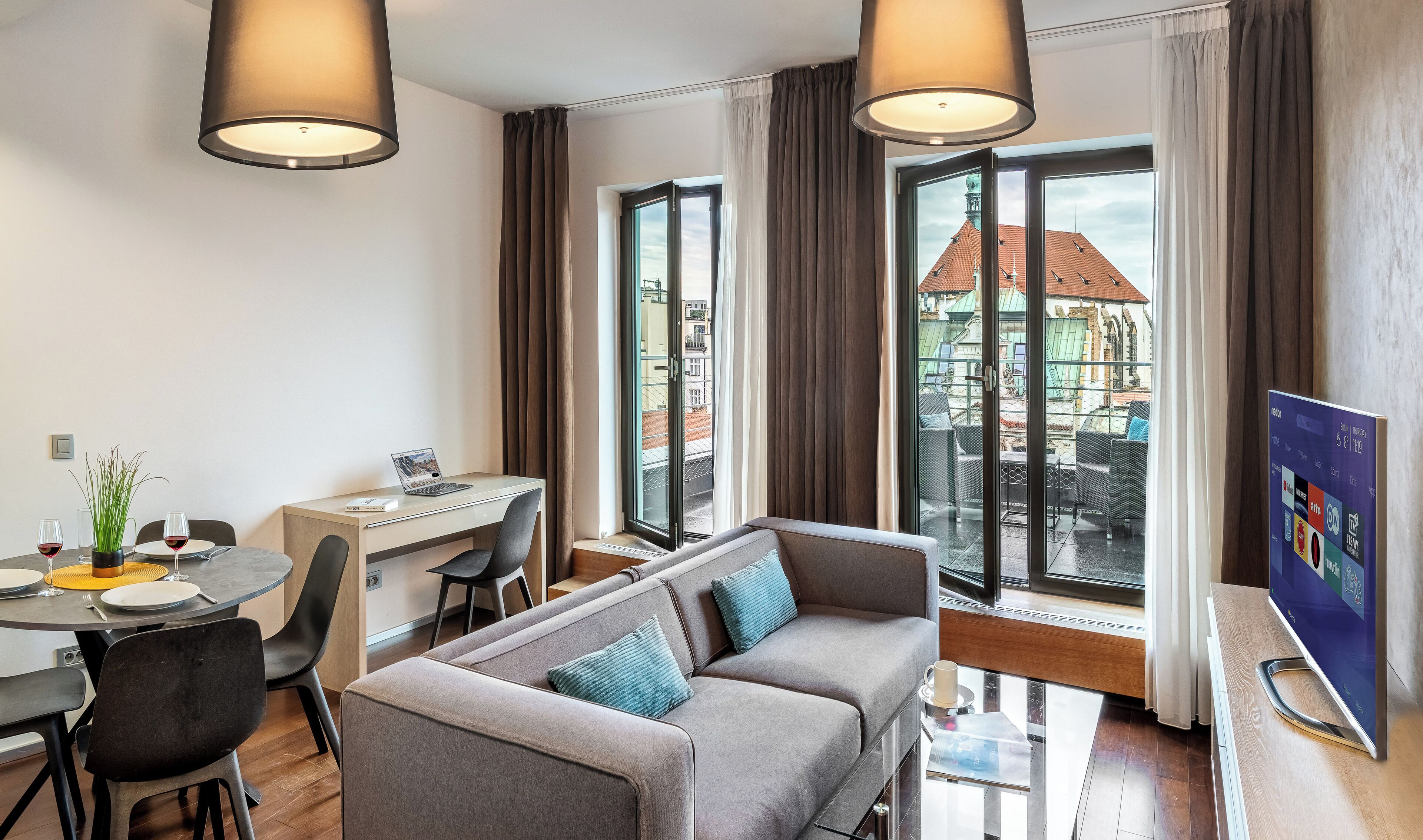 Exclusive Apartment, 2 Bedrooms, Terrace | Hypo-allergenic bedding, in-room safe, individually decorated