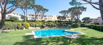 Bonita Casa CON Jardin Privado Y Piscina Comunitaria