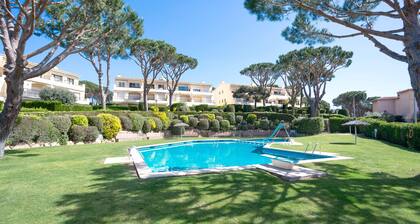 Bonita Casa CON Jardin Privado Y Piscina Comunitaria