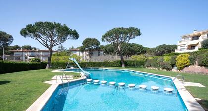 Bonita Casa CON Jardin Privado Y Piscina Comunitaria