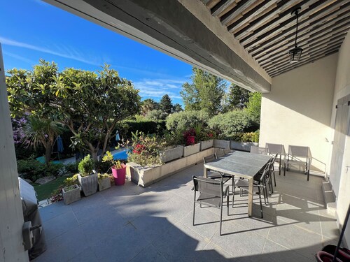 Splendide villa de 350m2, 15 personnes, 300 m de la plage