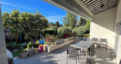 Splendide villa de 350m2, 15 personnes, 300 m de la plage