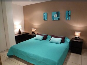 9 Schlafzimmer, Bügeleisen/Bügelbrett, Reisekinderbett, kostenloses WLAN