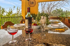 Family Villa, Multiple Bedrooms, Mountainside (Villa Torres) | Outdoor dining