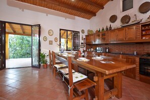 Fridge, microwave, oven, stovetop - Villa Torres (Scicli)