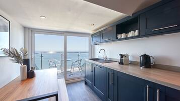 House | In-room dining