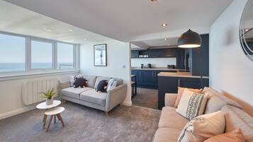 House | Living area | 32-inch flat-screen TV with digital channels, TV