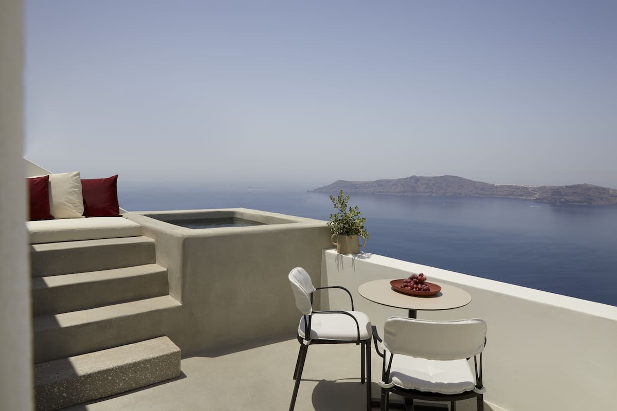 Grace Suite with Plunge Pool and Caldera View | Terrace/patio