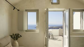 Serenity Suite with Plunge Pool and Caldera View | Aussenbereich