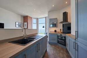 Casa | Cozinha privada | Geladeira, micro-ondas, fogão, cooktop