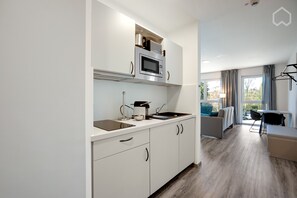 Business-Apartment | Eigene Küche | Kühlschrank, Mikrowelle, Herdplatte, Wasserkocher